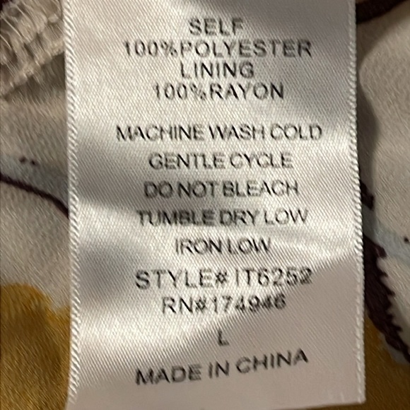 🌹HAILEY & CO BLOOMING FLORAL BLOUSE - Picture 10 of 10